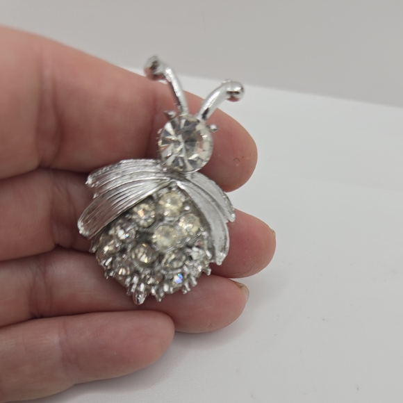 Rhinestone Bee Pin Brooch Silver Tone Bug Insect Fashion Jewelry - Picture 1 of 7